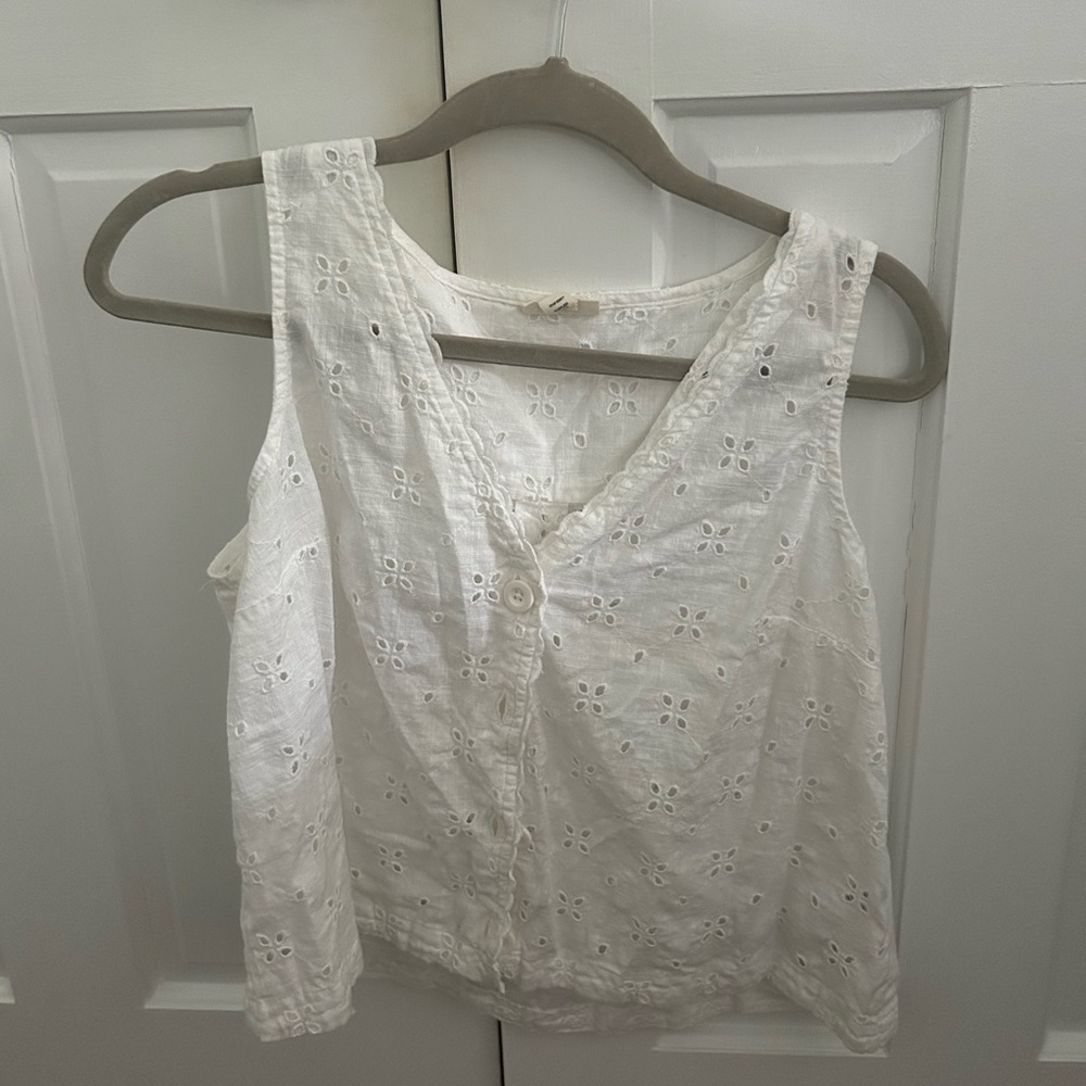 Vintage Eyelet Top  🤍🤍